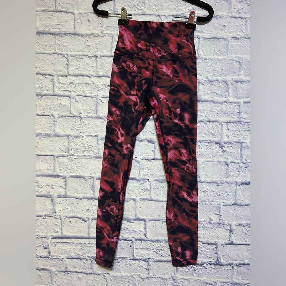 Lululemon Align High-Rise Pant 25"
Intensity Pink Blossom Multi size 2